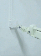 国产家庭机械人终究落地！连人带床推你去上班